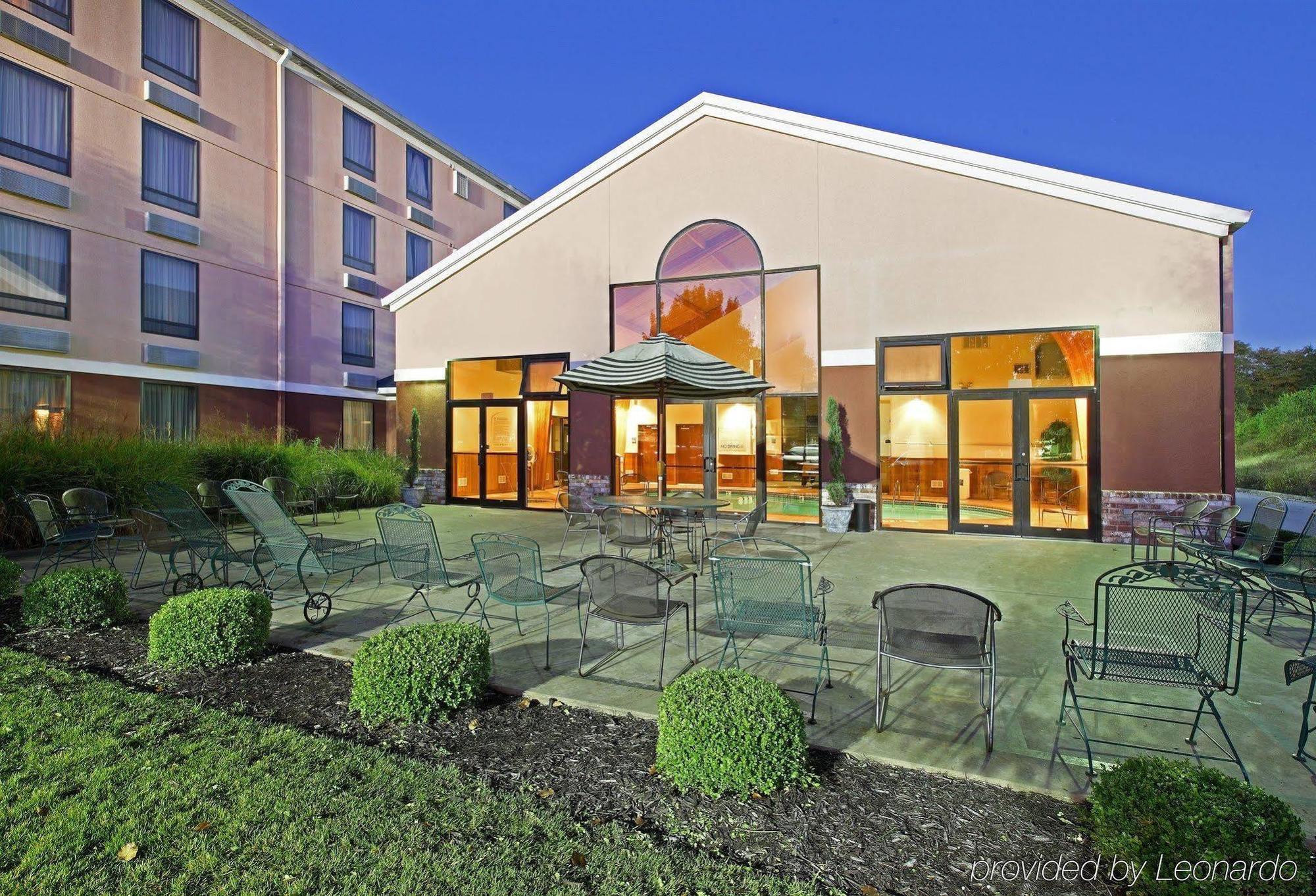 Holiday Inn Express Hotel & Suites Harrison Luaran gambar